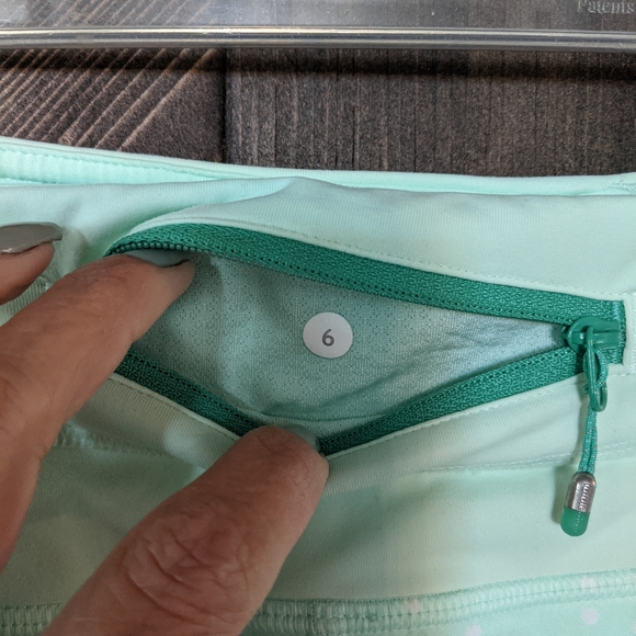 Lululemon 🍋 Athletic fresh teal polka dot shorts - Picture 8 of 16